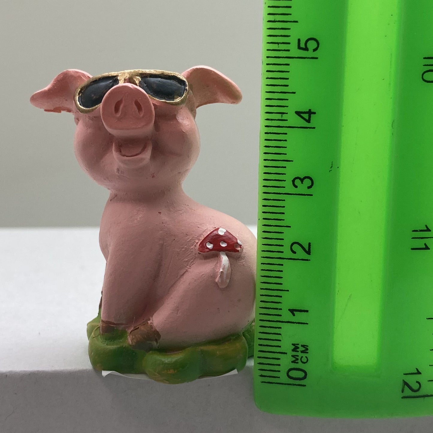 Innenmodell "Schwein mit Fliegenpilz-Marke" - 40 x 45 mm