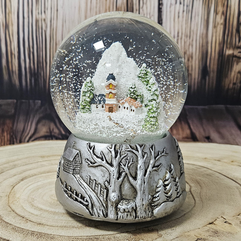 Nostalgische Schneekugel Bergdorf Silber Landschaft 100 mm Durchmesser mit Spieluhr