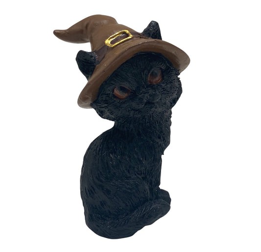 Hexen-Katzen Figur "posierend mit braunen Hut" - 55 x 75 mm