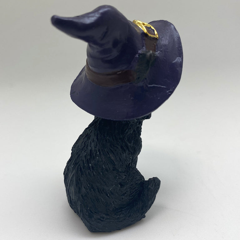 Hexen-Katzen Figur "aufmerksam mit lila Hut" - 50 x 65 mm