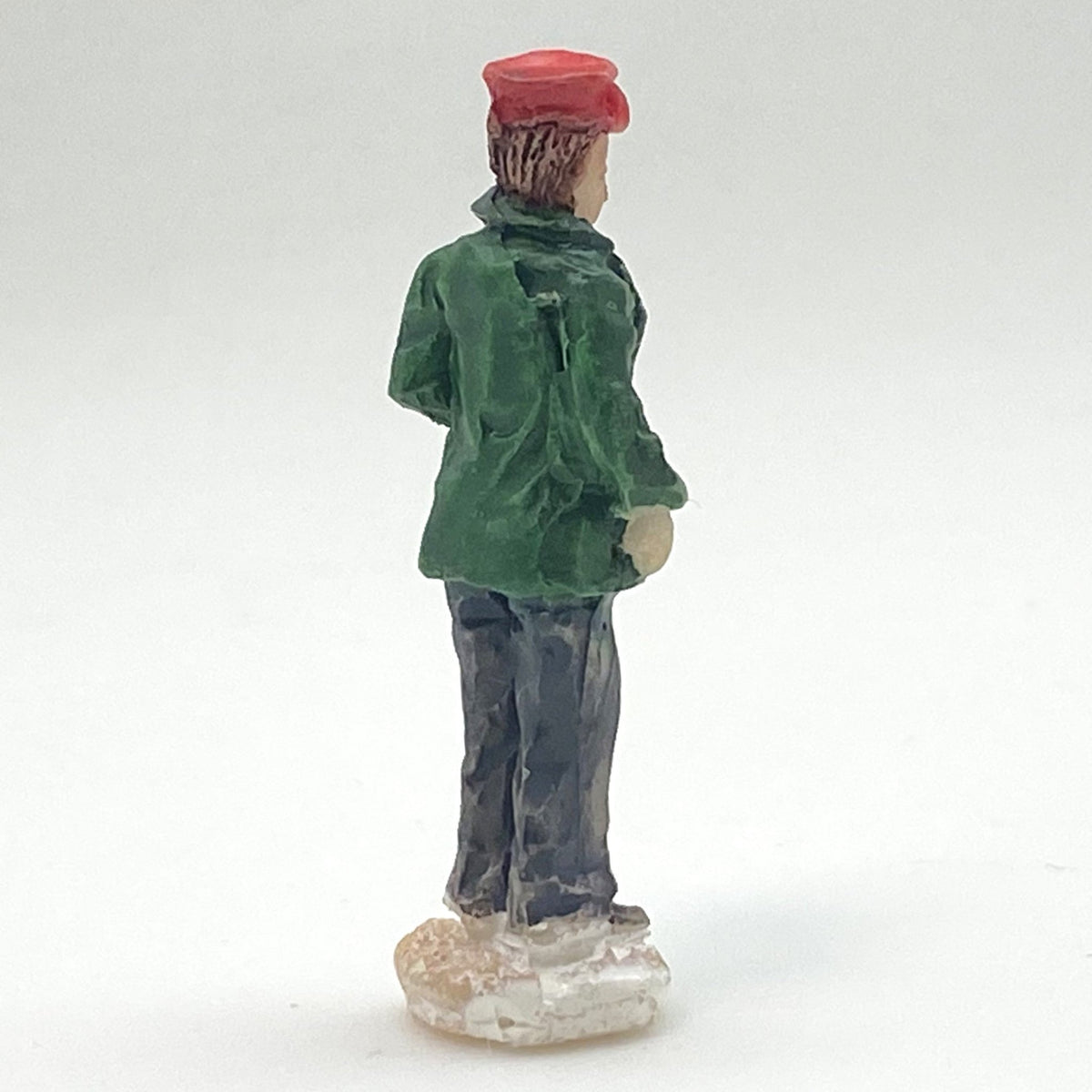 Innenmodell „Dienstbote mit grüner Jacke“ - 15 x 40 mm - Schneekugelhaus