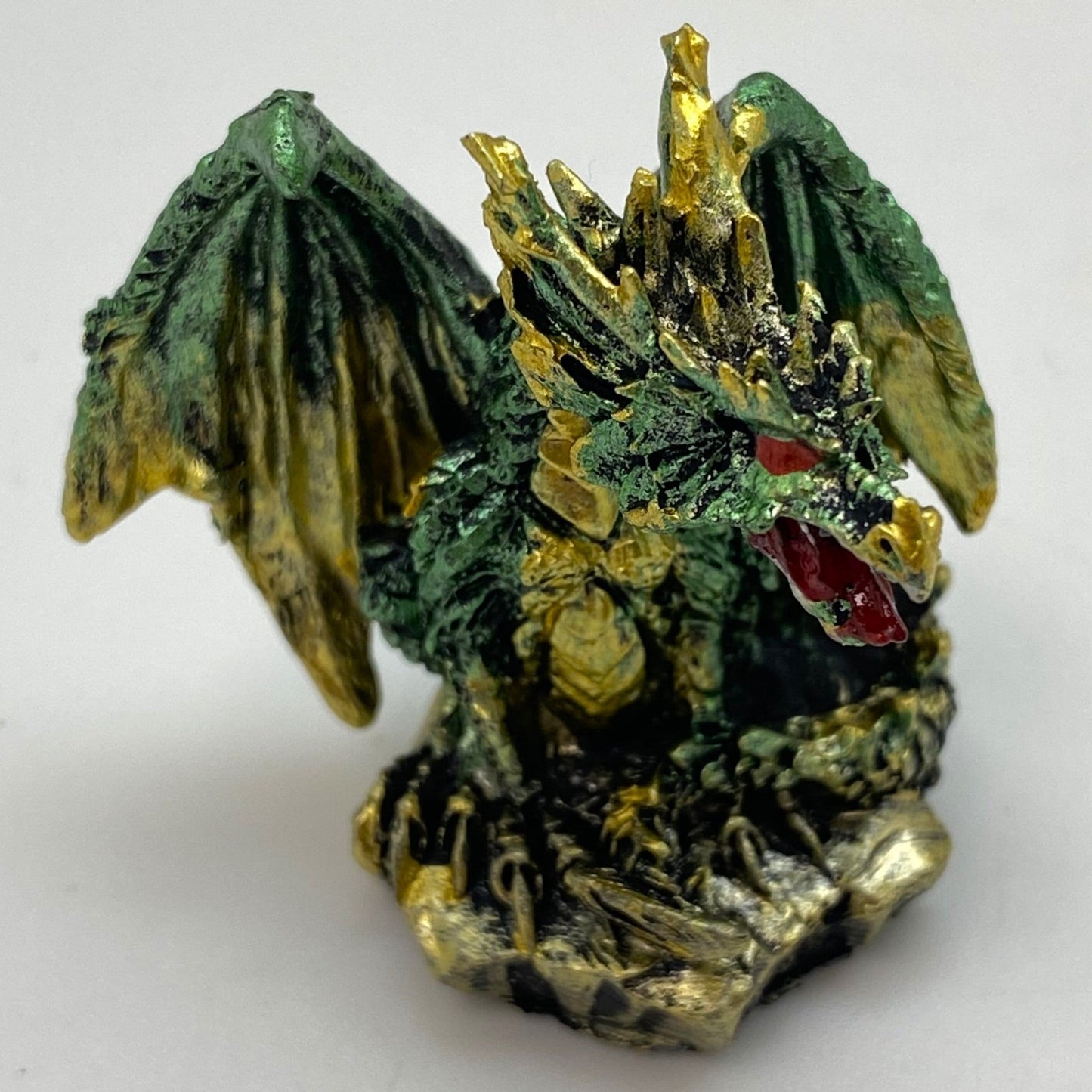 Innenmodell gold grün Drache "sitzend" - 50 x 55 mm - Schneekugelhaus
