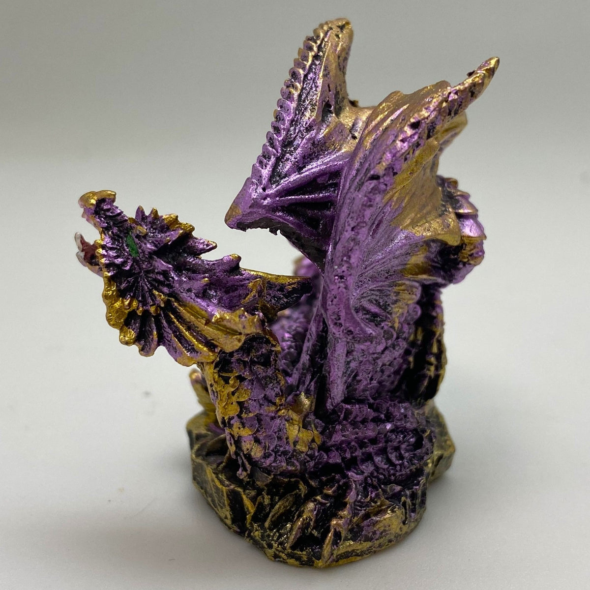 Innenmodell gold lila Drache "abwehrend" - 50 x 55 mm - Schneekugelhaus