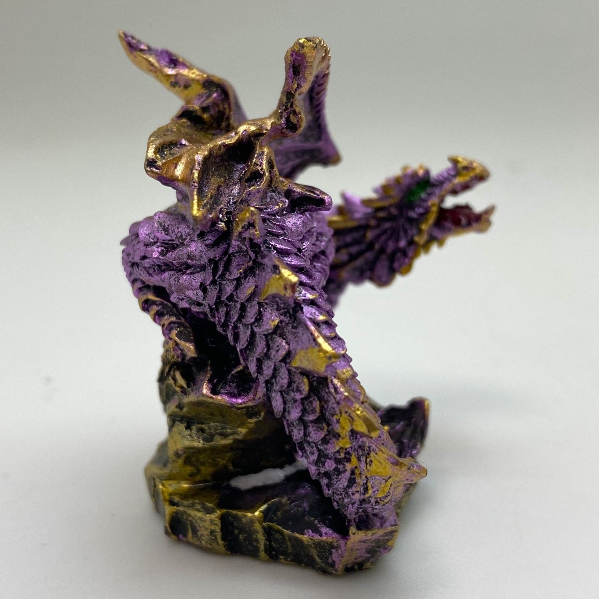 Innenmodell gold lila Drache "abwehrend" - 50 x 55 mm - Schneekugelhaus