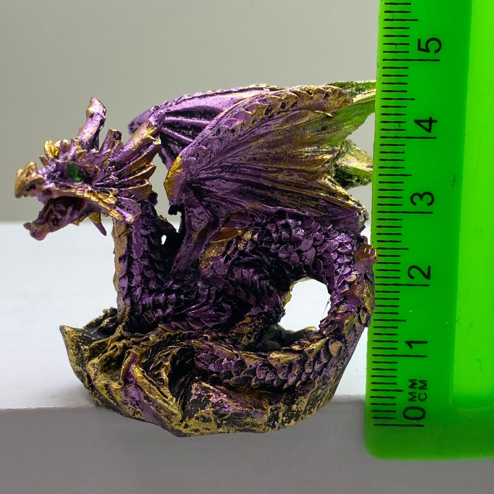 Innenmodell gold lila Drache "liegend" - 50 x 55 mm - Schneekugelhaus
