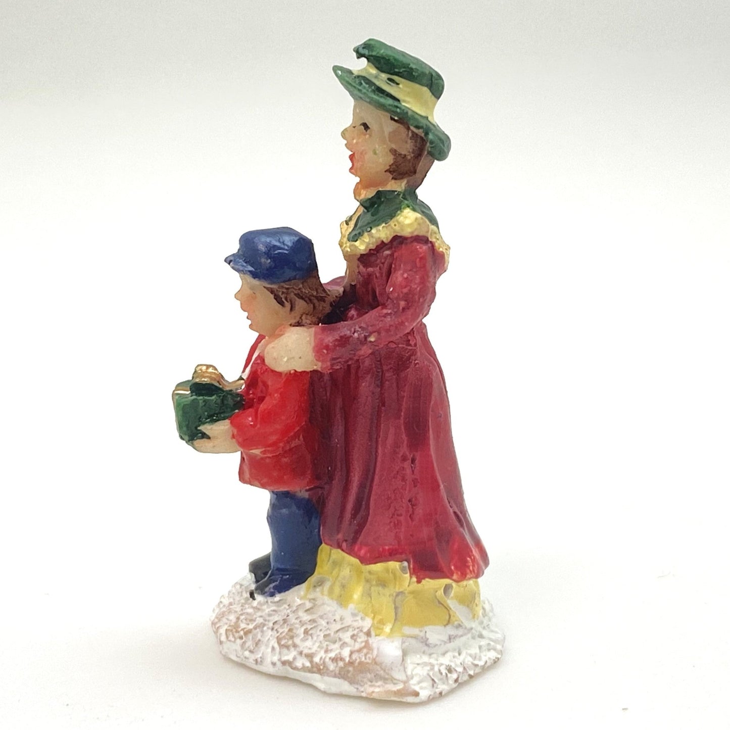 Innenmodell „Mutter mit Kind und Geschenk“ - 23 x 43 mm - Schneekugelhaus