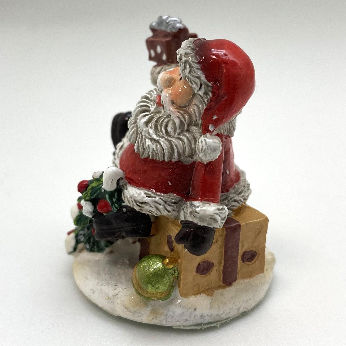 Innenmodell „Santa mit Geschenk & Christbaum“ – 33 x 40 mm - Schneekugelhaus