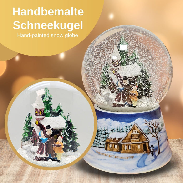 Schneekugel Weihnachtsspaziergang auf Sockel Winterlandschaft mittelblau mit Spieluhr 10 cm Durchmesser - Schneekugelhaus