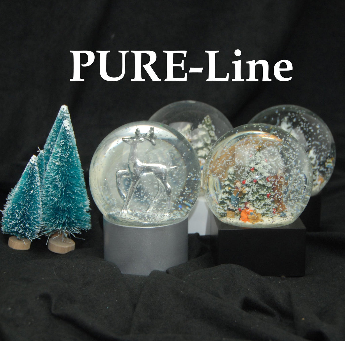 Schneekugel Reh silber auf Sockel weiß eckig "PURE-Line" 10 cm Durchmesser - Schneekugelhaus