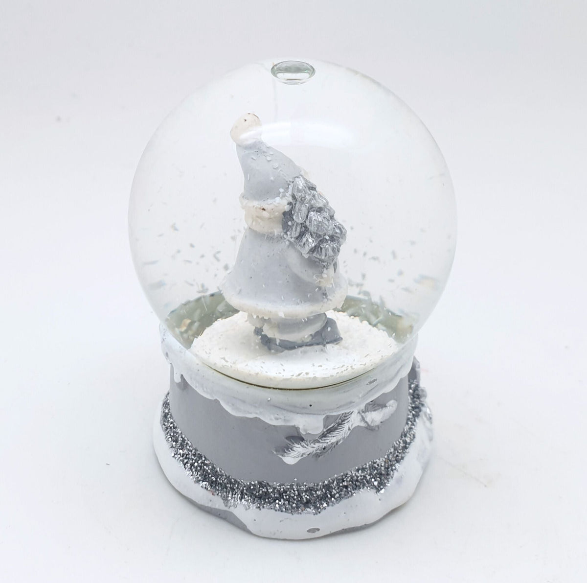 Süße Minikugel mit Weihnachtsmann in silber, weiß und grau - Luftblase - Schneekugelhaus